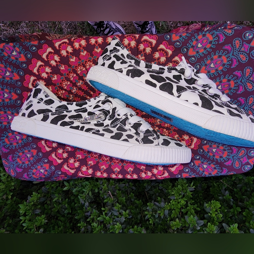Like new blowfish cow-print sneakers size 8